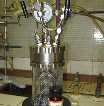 Laboratórny tlakový reaktor (miniclave)