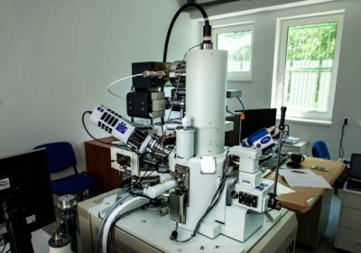 Elektrónový skenovací mikroskop JEOL 7500F